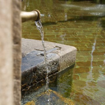 Jak wybrać odpowiedni zbiornik do gromadzenia wody deszczowej?