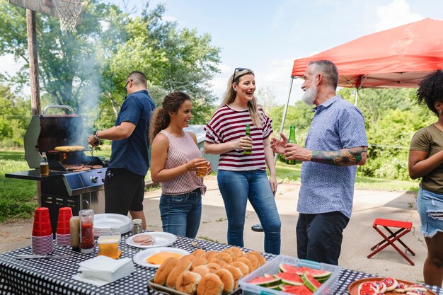 Jak stworzyć idealną przestrzeń do grillowania w ogrodzie?